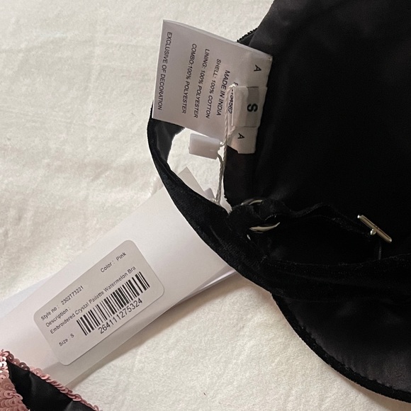 Area Embellished Watermelon Bra 🍉
Brand New Size Small - Picture 7 of 7